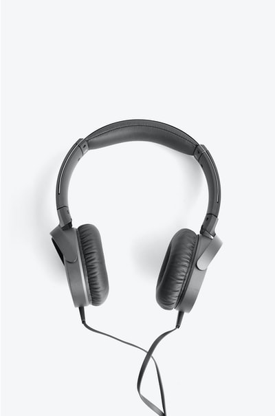 كم من الوقت يستغرق شحن سماعة الرأس Plantronics